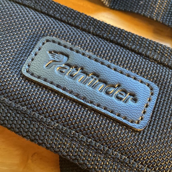 Pathfinder 32-46” black silver canvas strap in good condition #bl9 - Picture 2 of 9